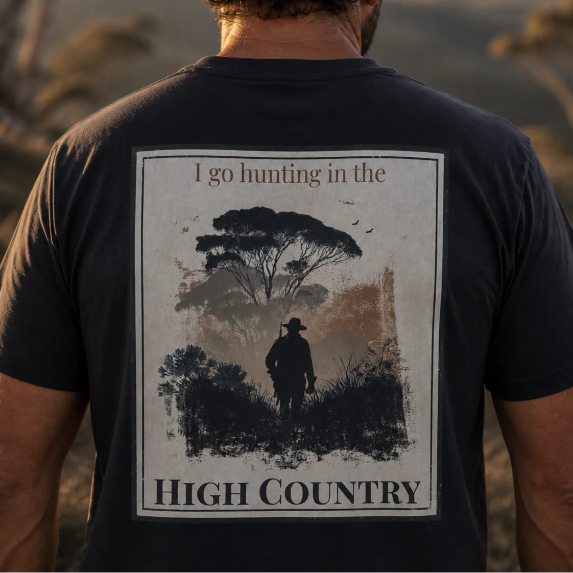 T-shirt noir à imprimé “High Country” avec chasseur et paysage