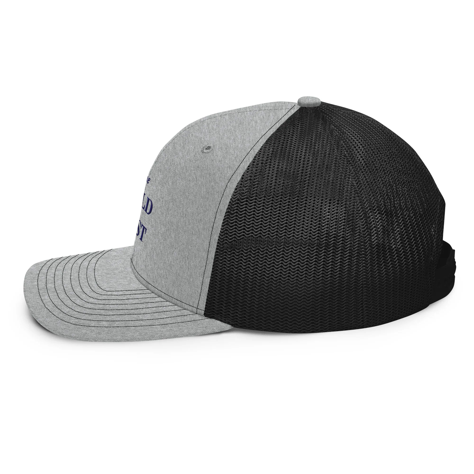 Trucker Cap Wild East, Seitenansicht: graue Front mit schwarzem Mesh-Einsatz