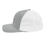 Trucker Cap Wild East, Seitenansicht: graue Front mit weißem Mesh
