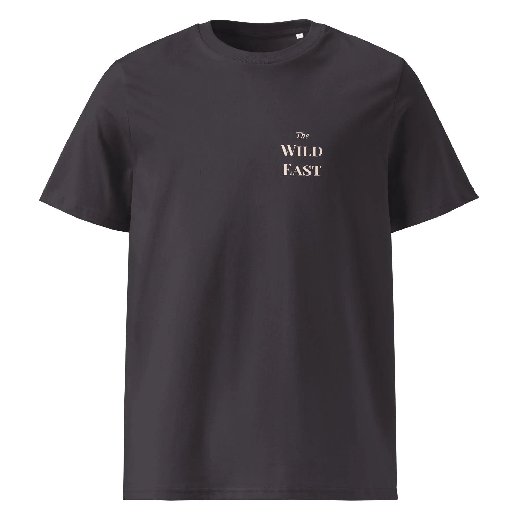 Organic tee front in dunkelgrau, small chest “Wild East” text logo