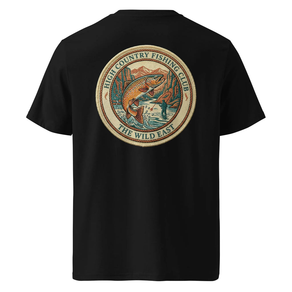 Organic Tee in Schwarz mit rundem Fishing-Club-Logo auf der Rückseite